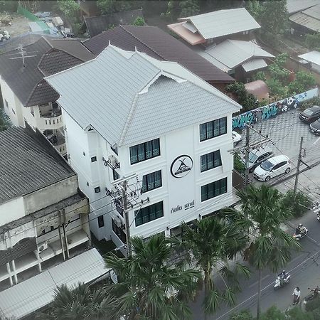 Hotel Gusto House Chiang Mai Esterno foto