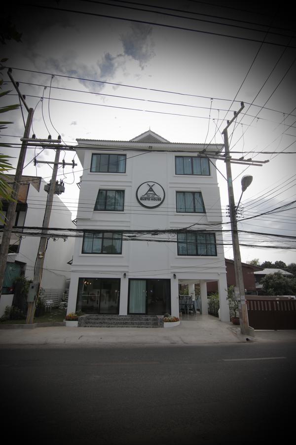 Hotel Gusto House Chiang Mai Esterno foto