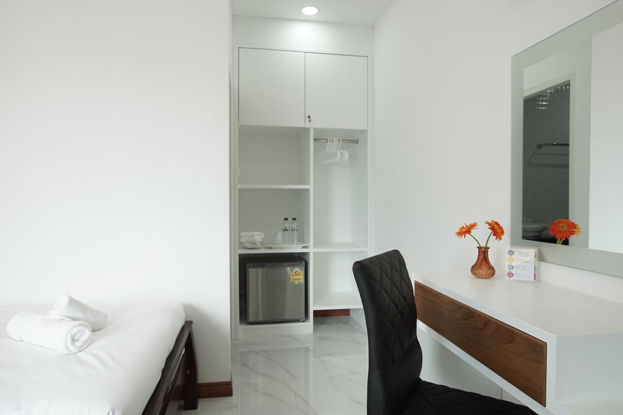 Hotel Gusto House Chiang Mai Esterno foto