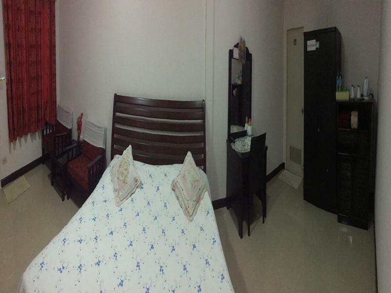 Hotel Gusto House Chiang Mai Esterno foto